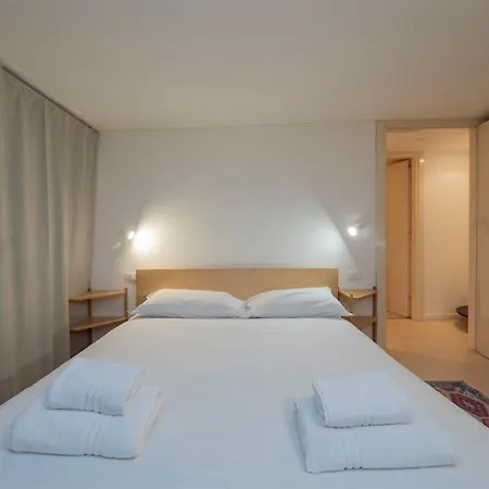 I-host - Ausonio 16 *