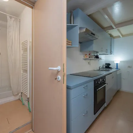 I-host - Ausonio 16 Apartmán *