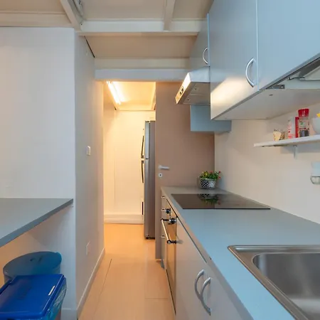 I-host - Ausonio 16 Apartman *